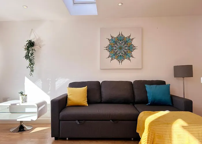 Stylish 1 Bedroom Flat With Parking In Oxford