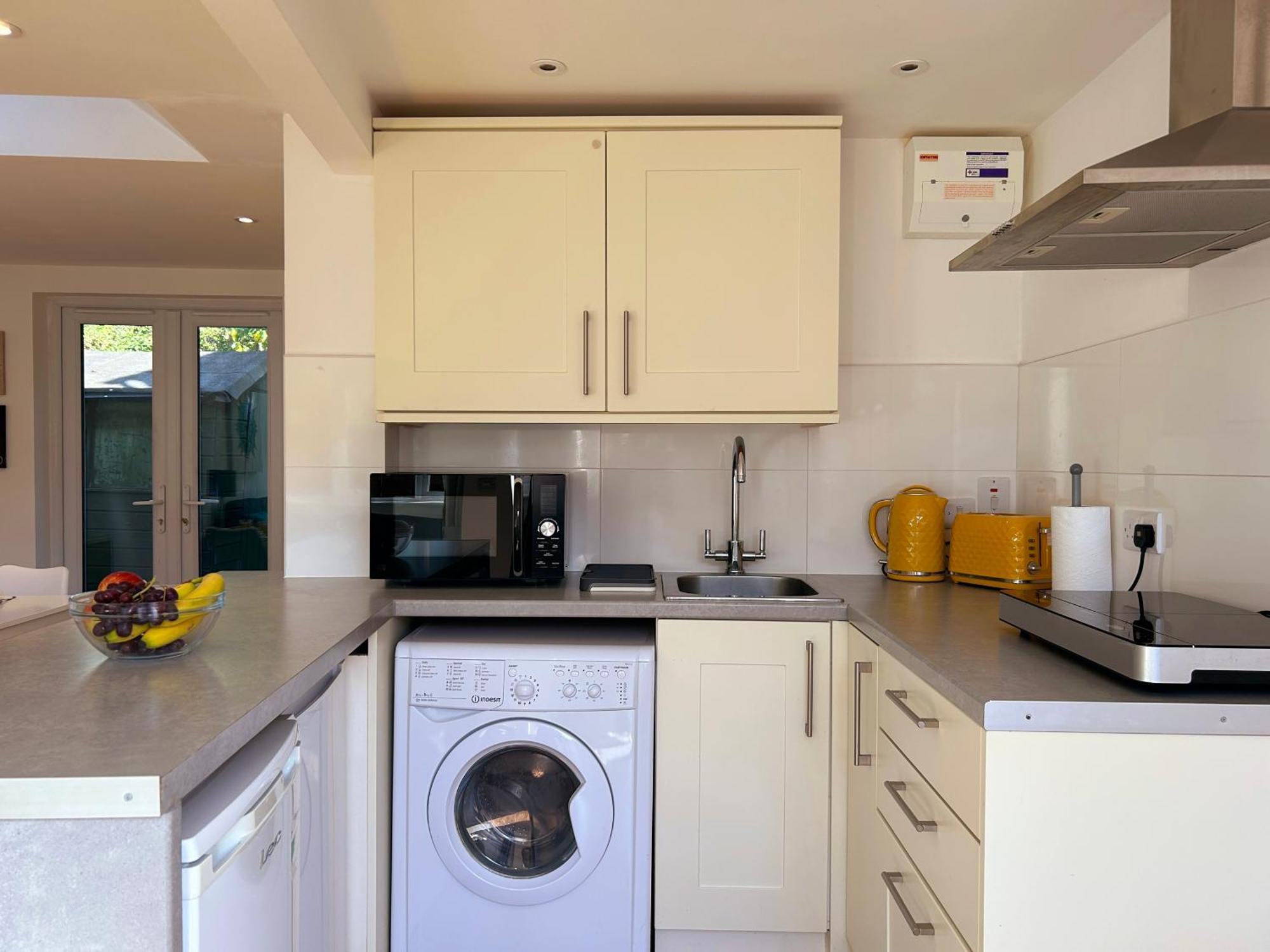Apartment Stylish 1 Bedroom Flat With Parking In