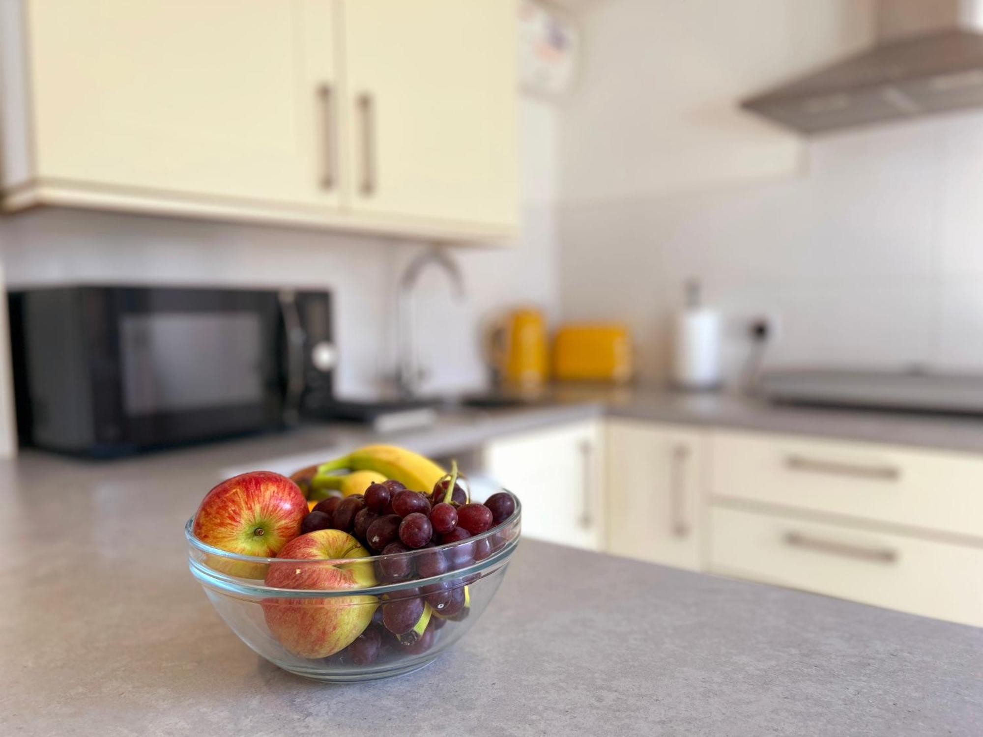 Stylish 1 Bedroom Flat With Parking In Apartment *