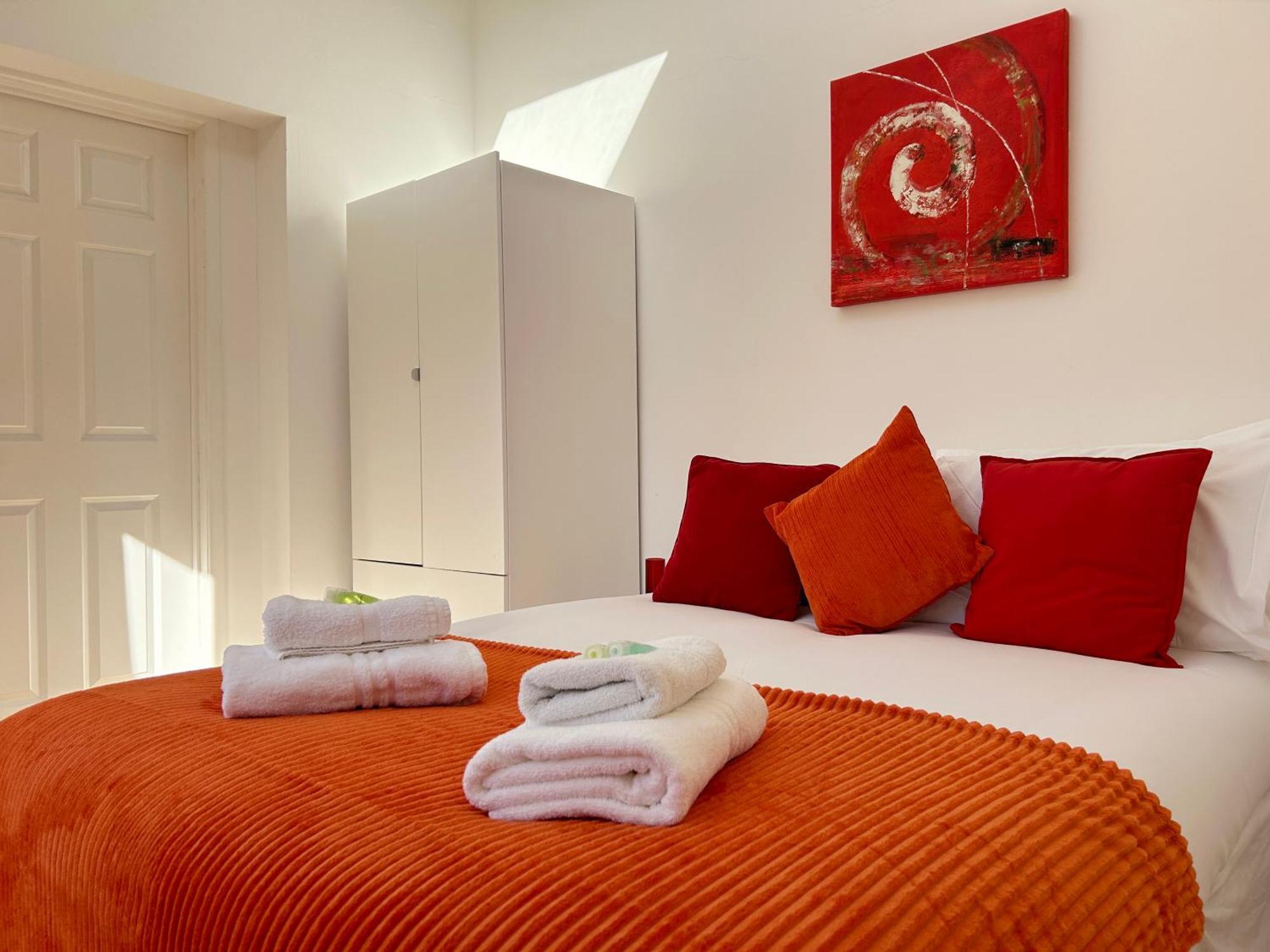 Apartment Stylish 1 Bedroom Flat With Parking In *